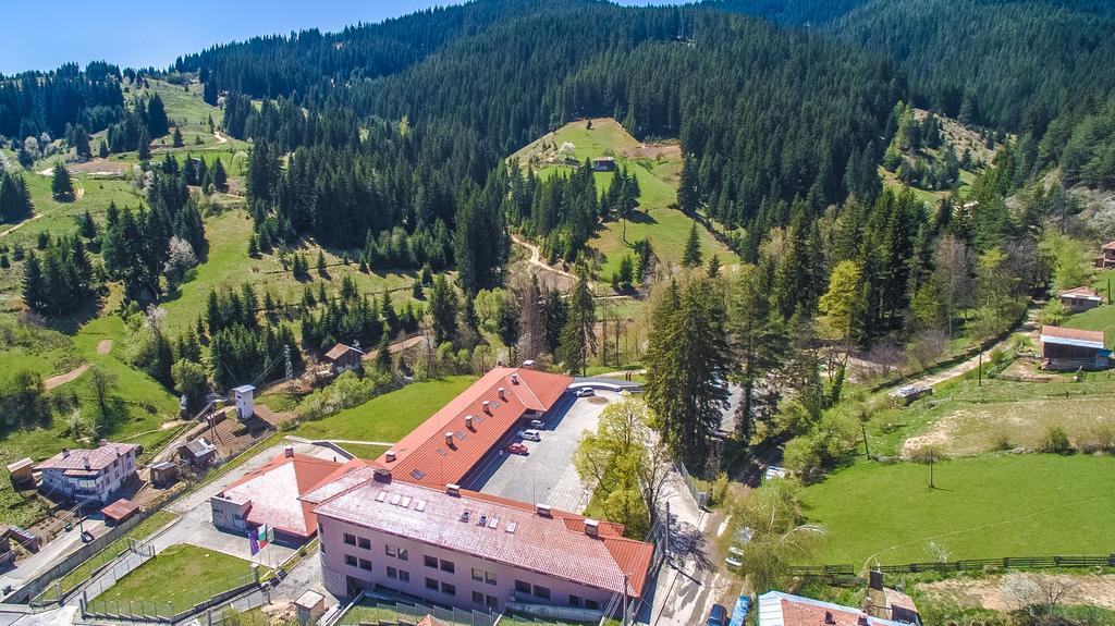 Borika Hotel تشبيلار المظهر الخارجي الصورة
