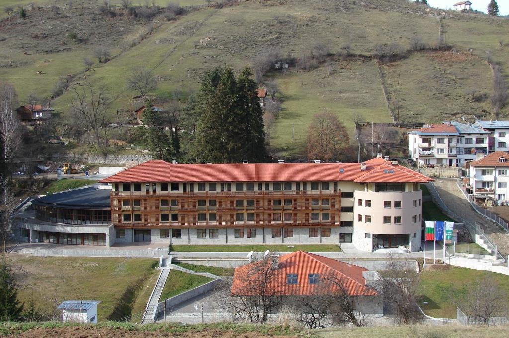 Borika Hotel تشبيلار المظهر الخارجي الصورة